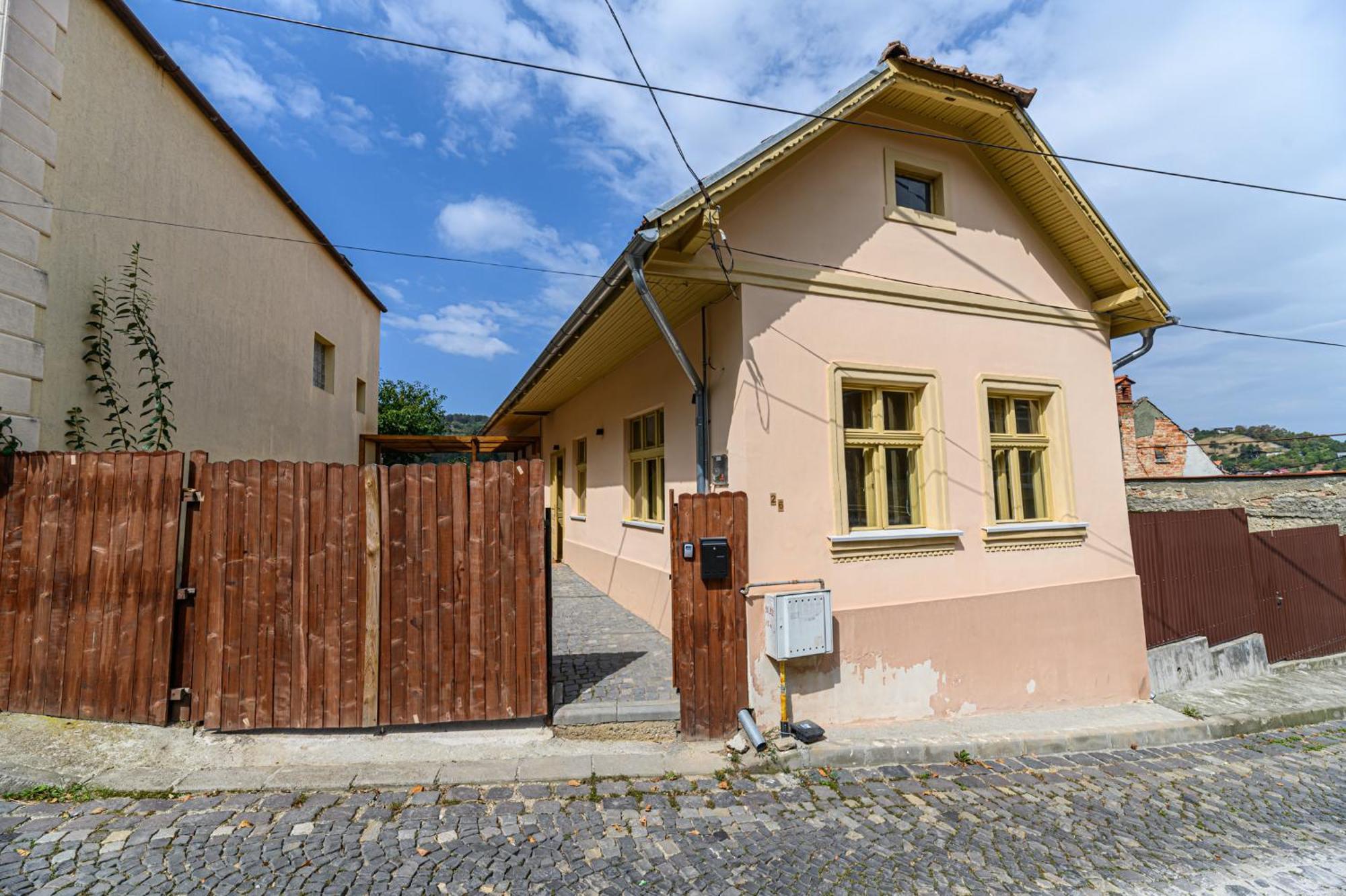 Lagom - Hot Tub Hideout Brasov Exterior photo